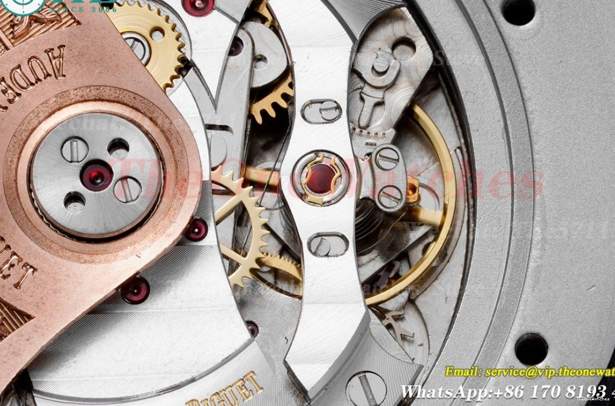 Num LE Royal Grey Oak Offshore RSF SS Mod A3126 42mm 0424